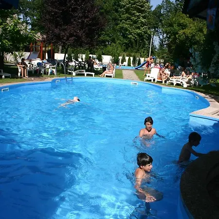 Vila Raj Bed & Breakfast *