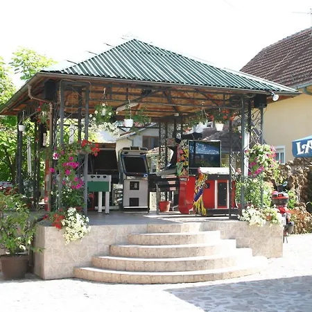Vila Raj