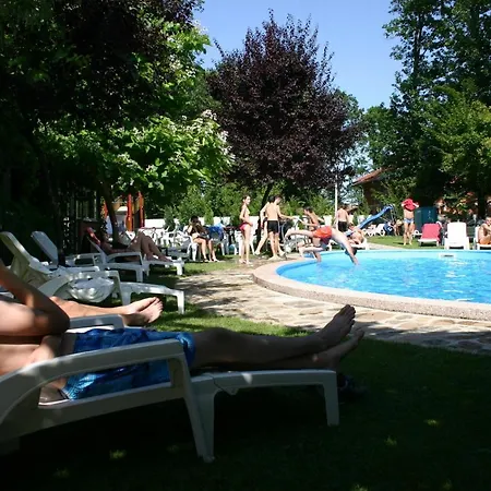 Vila Raj *