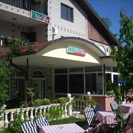 Vila Raj Bed & Breakfast *
