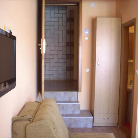 Bed & Breakfast Vila Raj *